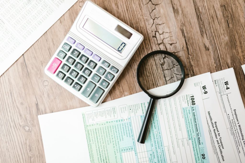Calcul de la réduction d'impôt Pinel Outre-Mer sur des documents fiscaux