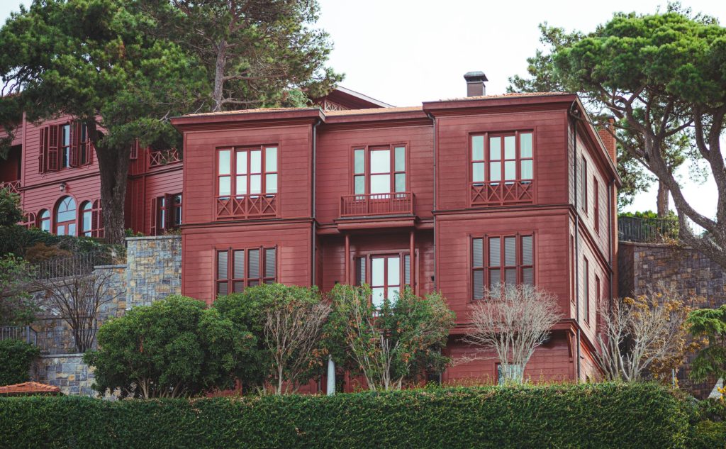 Façade de maison individuelle ravalée