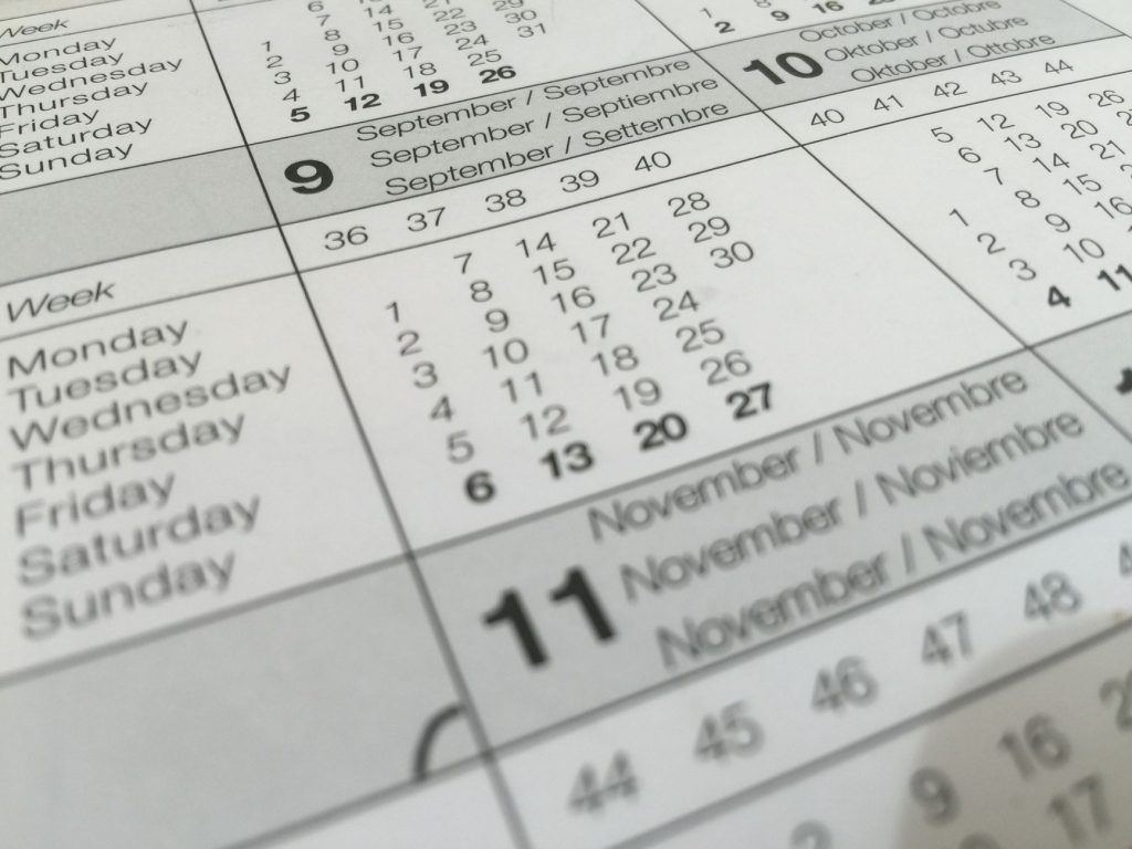 Calendrier de décembre et virement bancaire