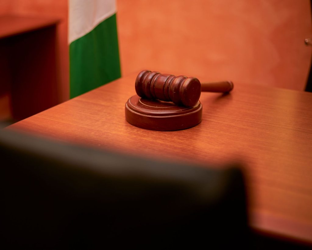 Les recours contre un jugement de divorce se portent devant le tribunal judiciaire