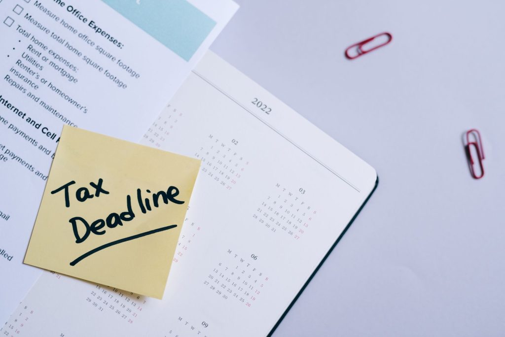 Calendrier illustrant le délai de six mois pour payer les droits de succession